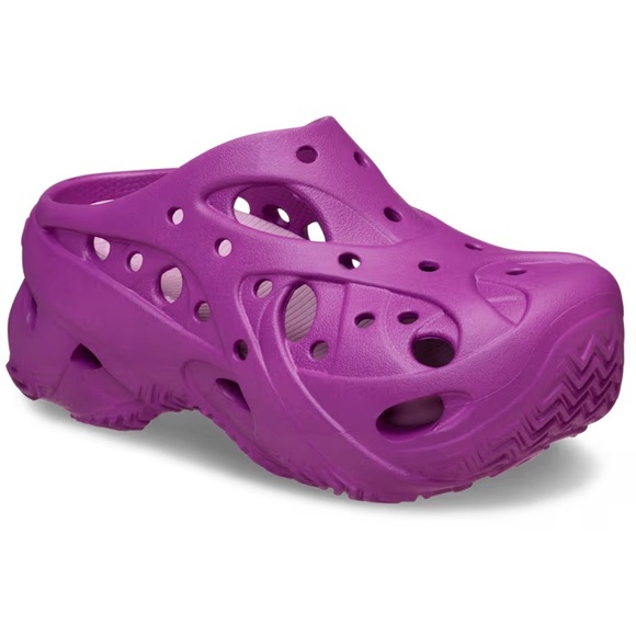 CROCS Women's Vibrant Purple Clogs - Picture 11 of 14